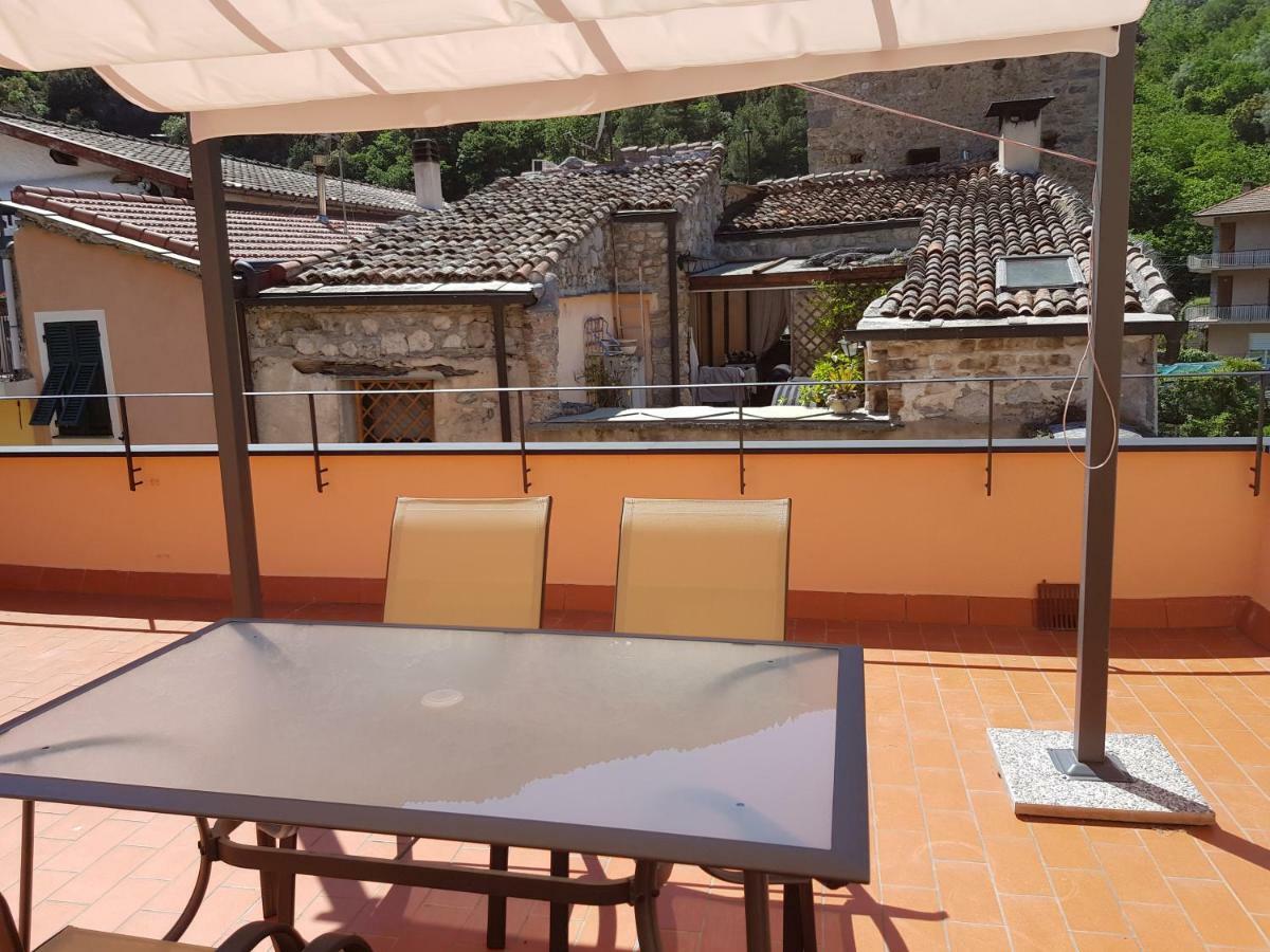 Appartement Modern Flat With Panoramic Terrace In Zuccarello Extérieur photo